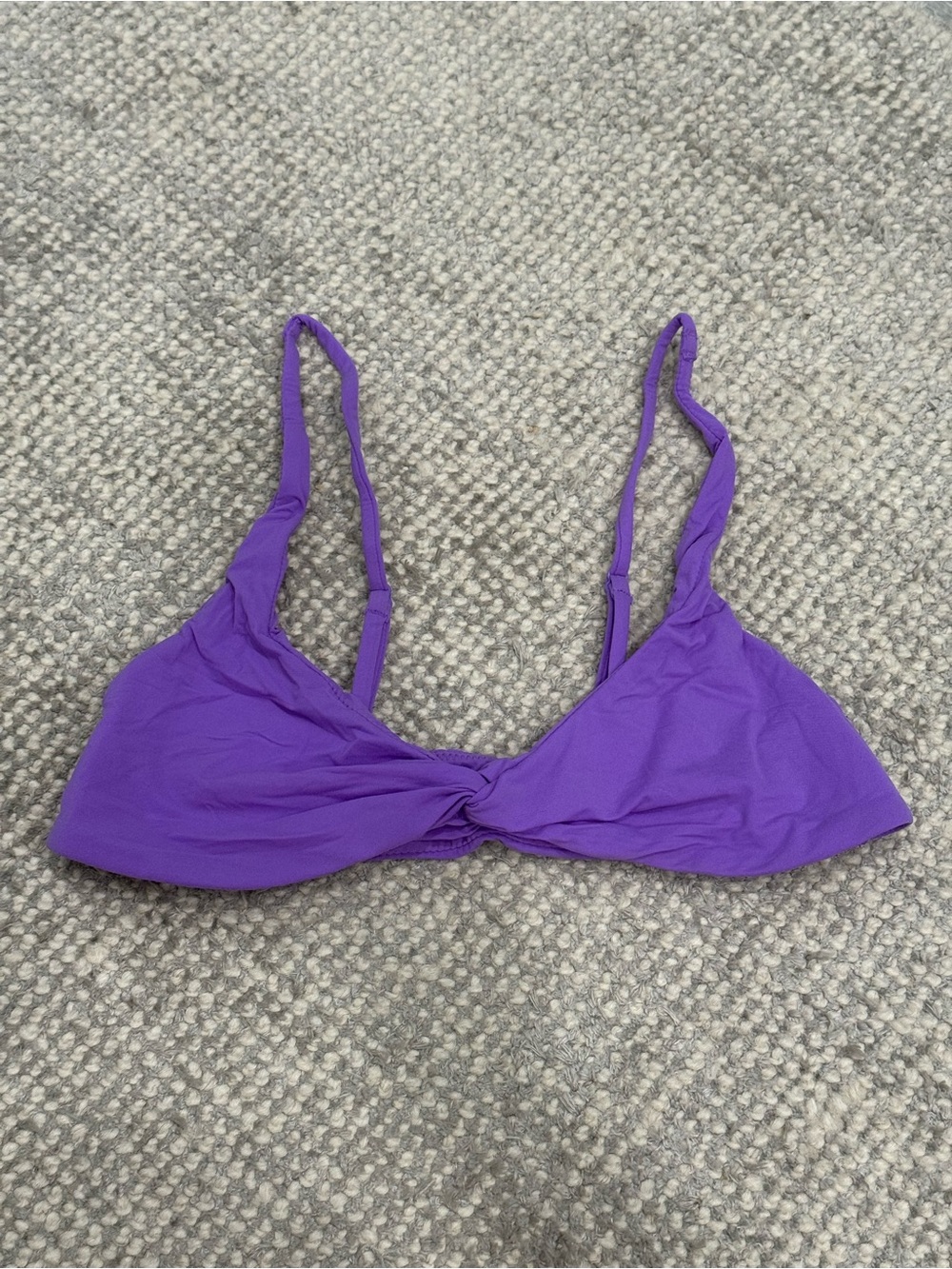SKIMS FITS EVERYBODY SKIMPY SCOOP
BRALETTE